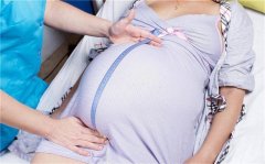 谢娜推掉工作安心养胎,网友猜测进入孕晚期,高龄