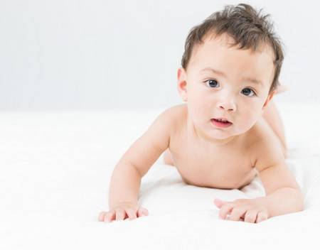 宝宝攒肚和便秘怎么区分