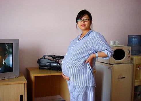 孕期安全图鉴：孕妈站、坐、躺、弯腰、上下楼，这些细节都要注意